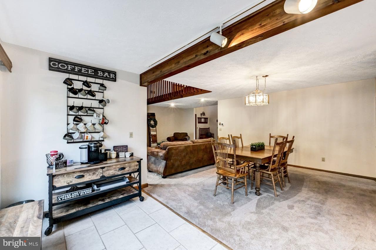 96 Wolf Road photo 28