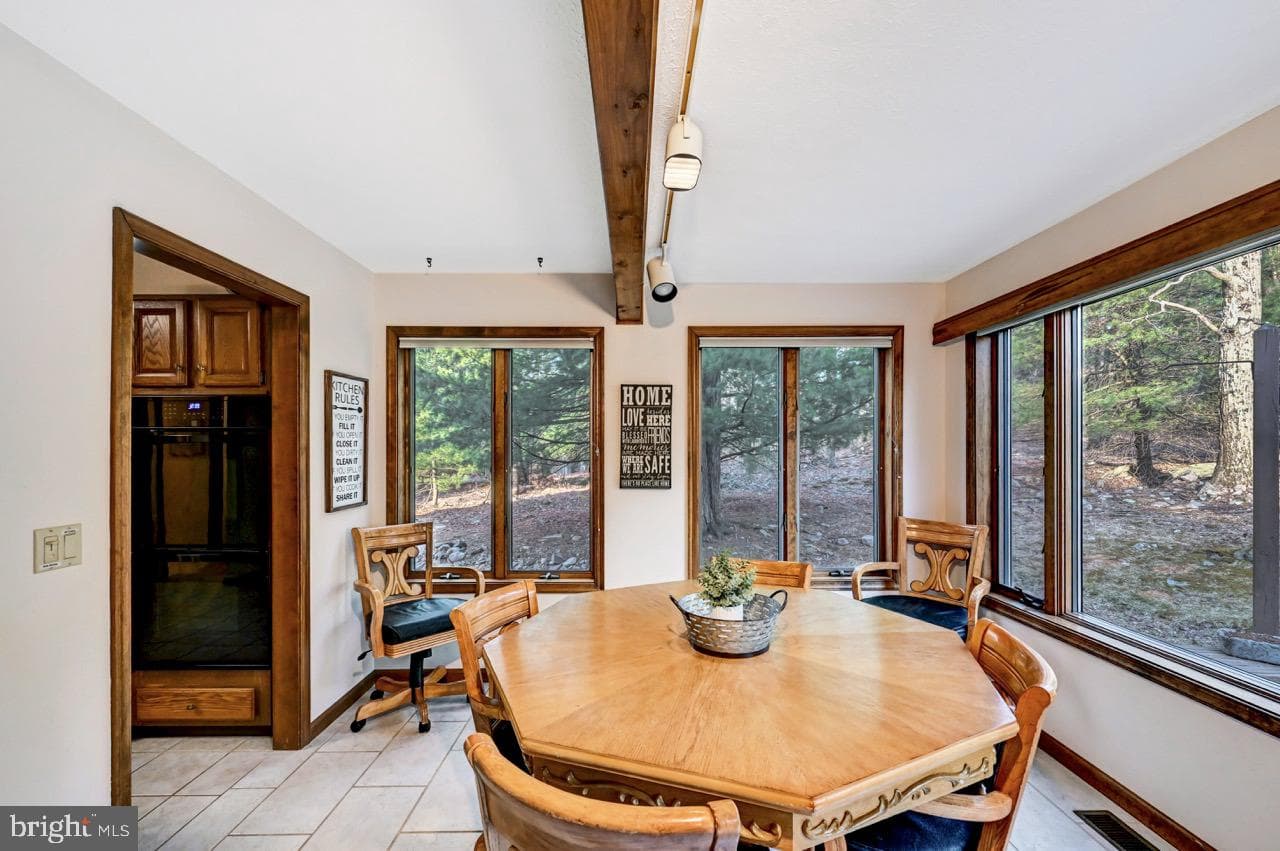 96 Wolf Road photo 29