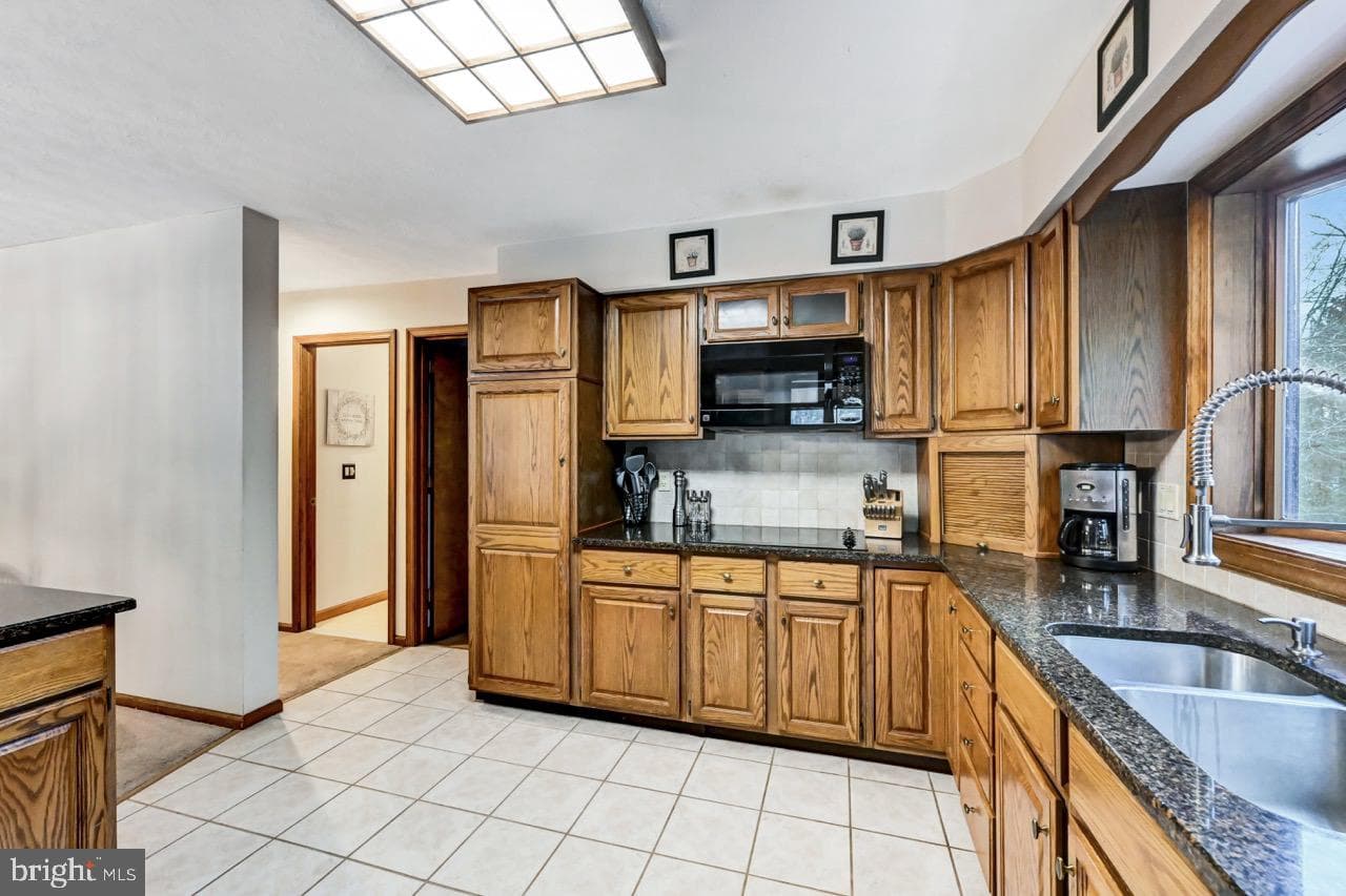 96 Wolf Road photo 34