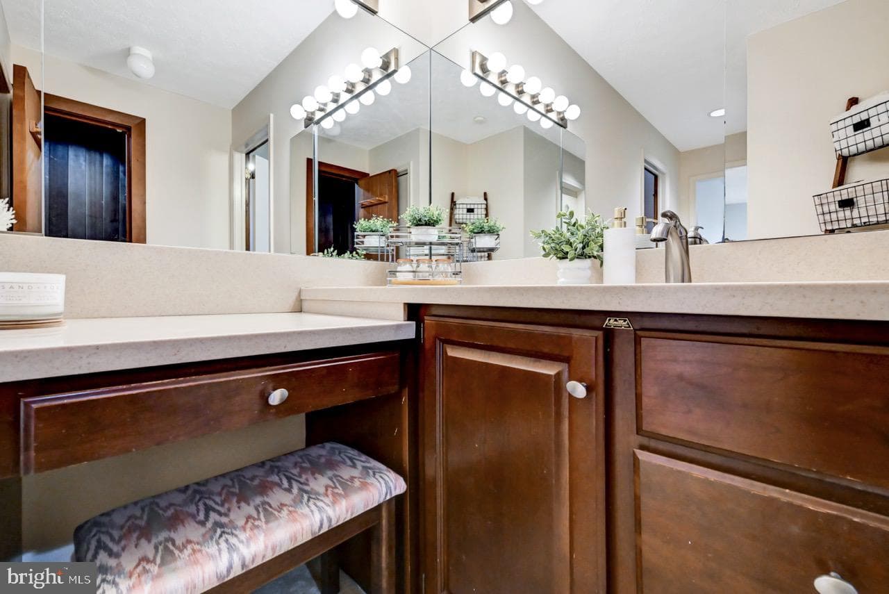 96 Wolf Road photo 42