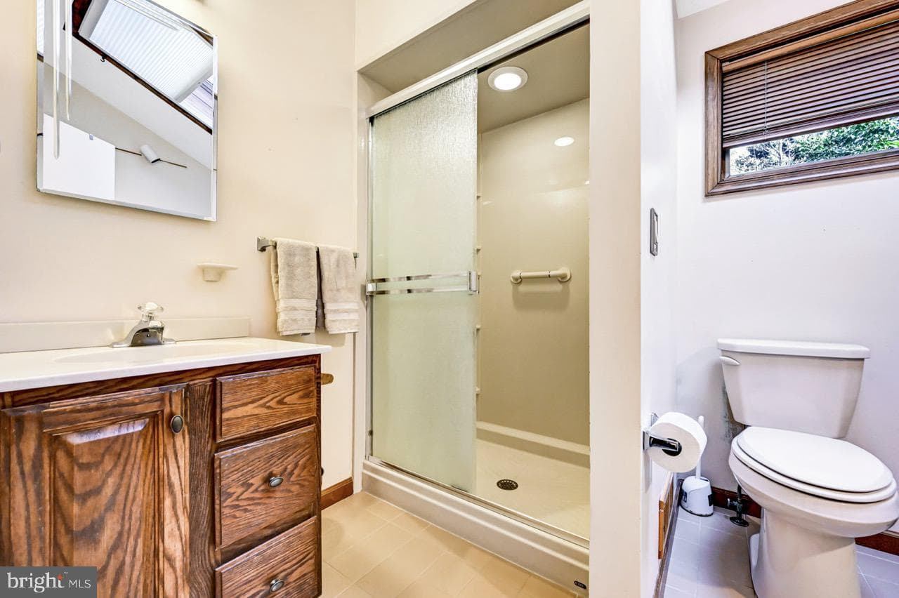 96 Wolf Road photo 44