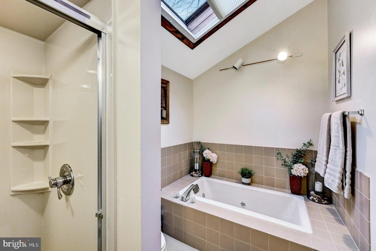 96 Wolf Road photo 45