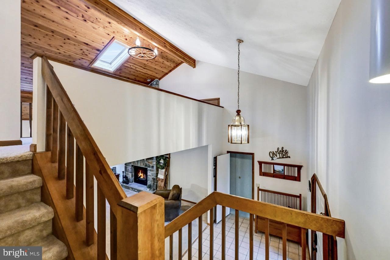 96 Wolf Road photo 48