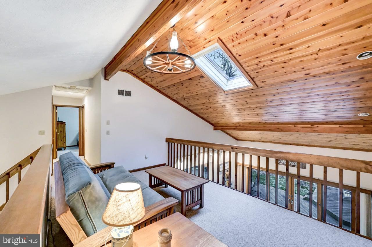 96 Wolf Road photo 52