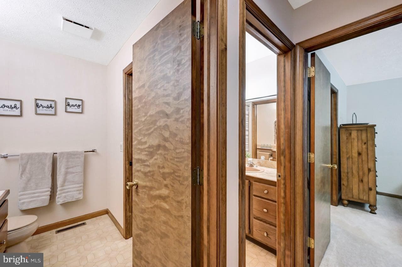 96 Wolf Road photo 57