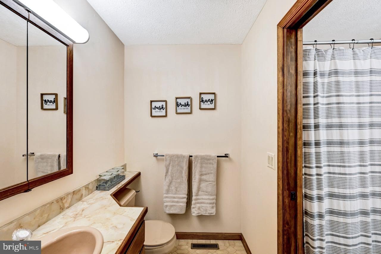 96 Wolf Road photo 58