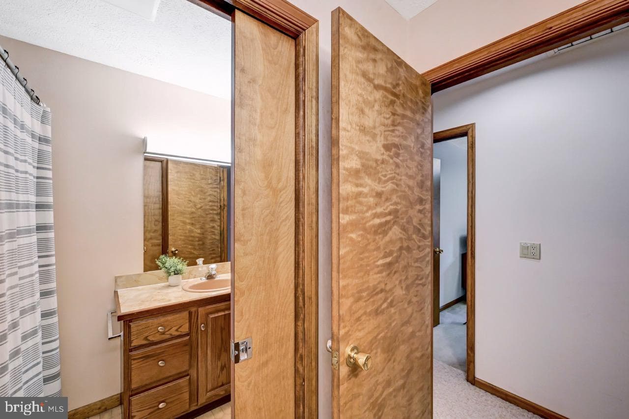 96 Wolf Road photo 60