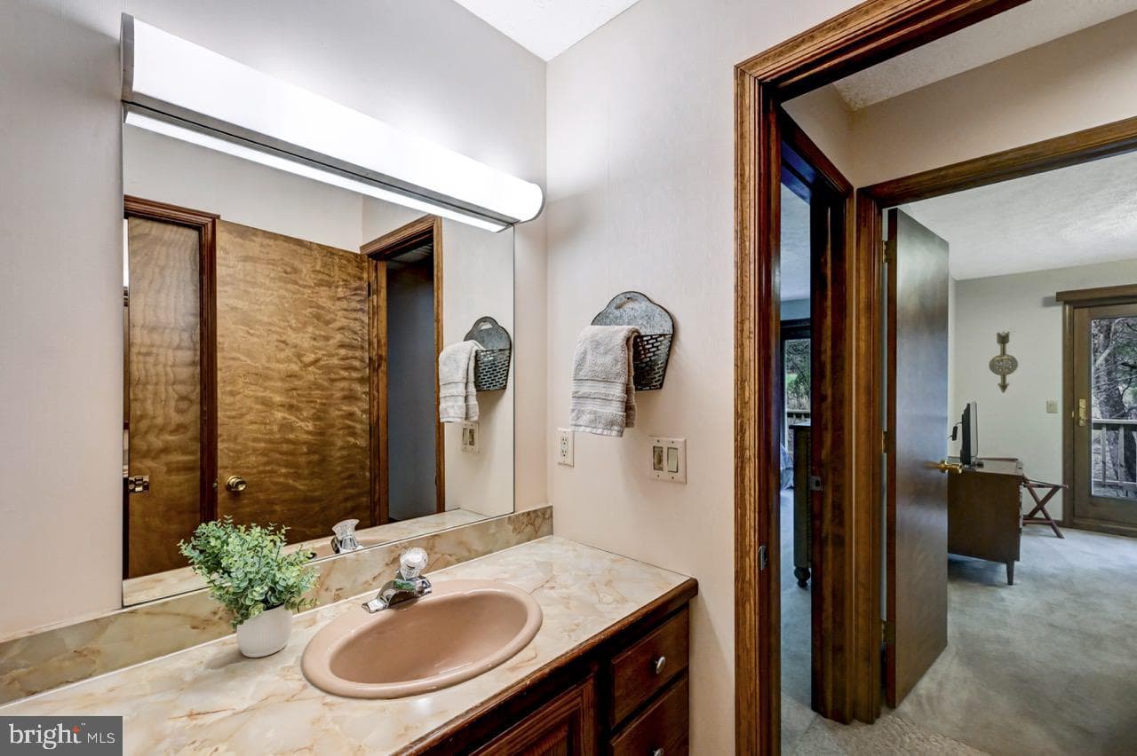 96 Wolf Road photo 61