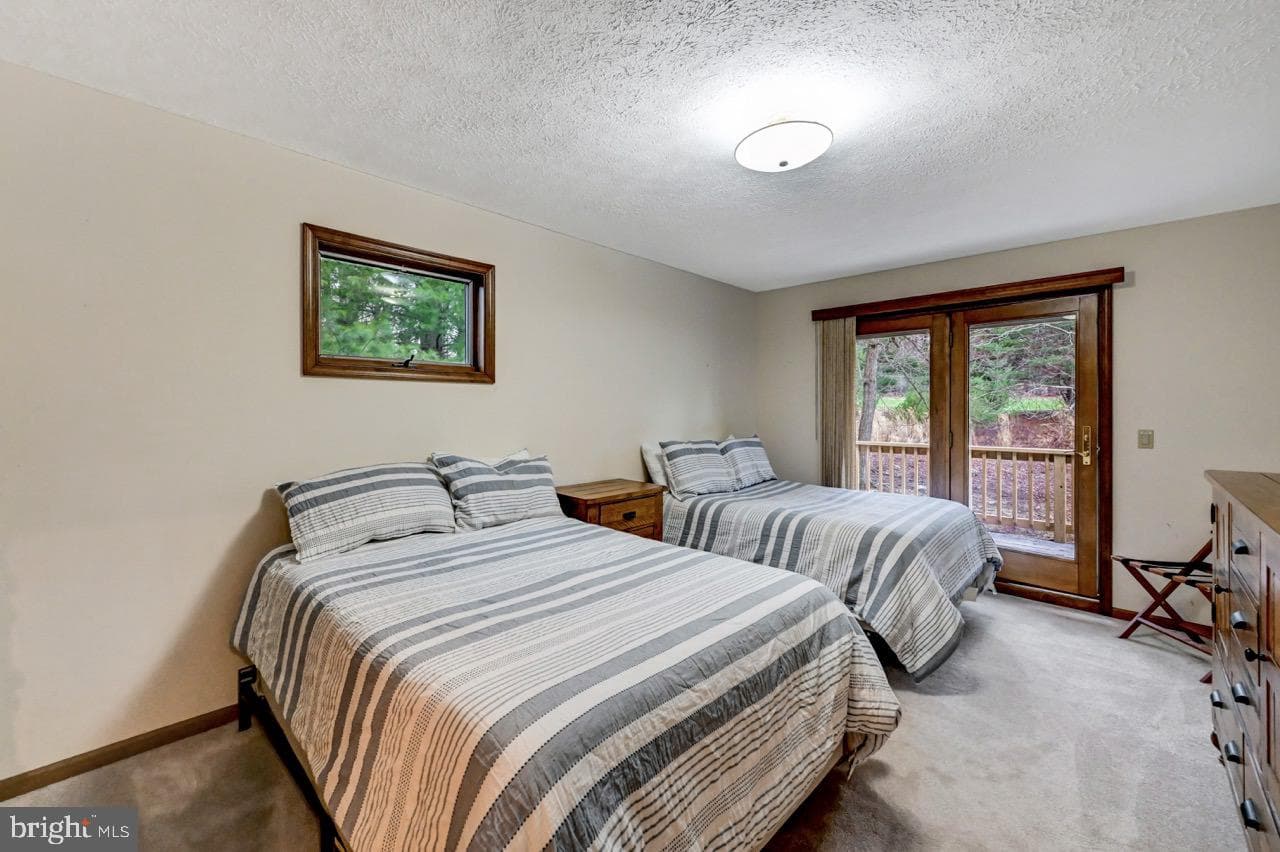 96 Wolf Road photo 63