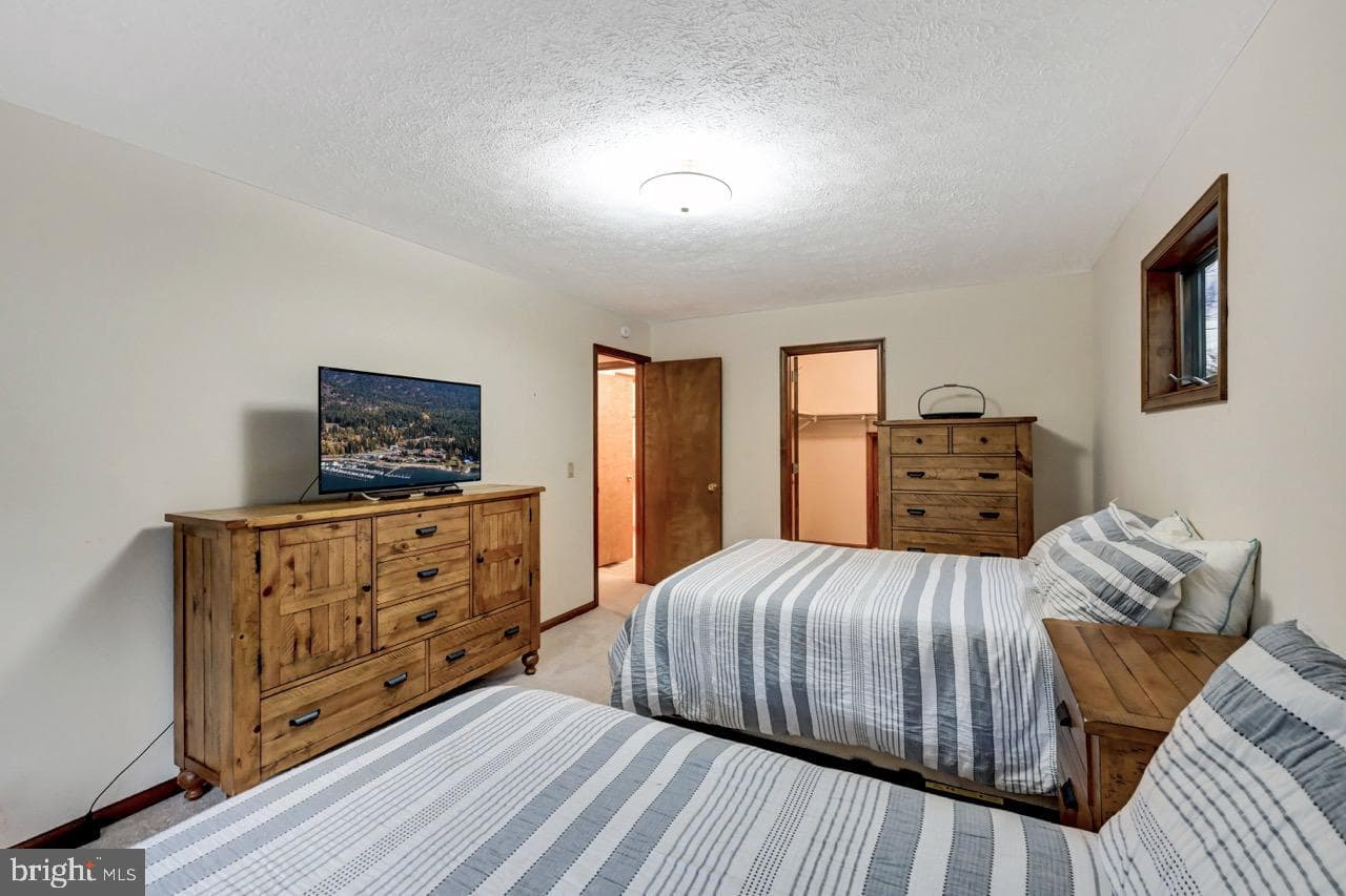 96 Wolf Road photo 66