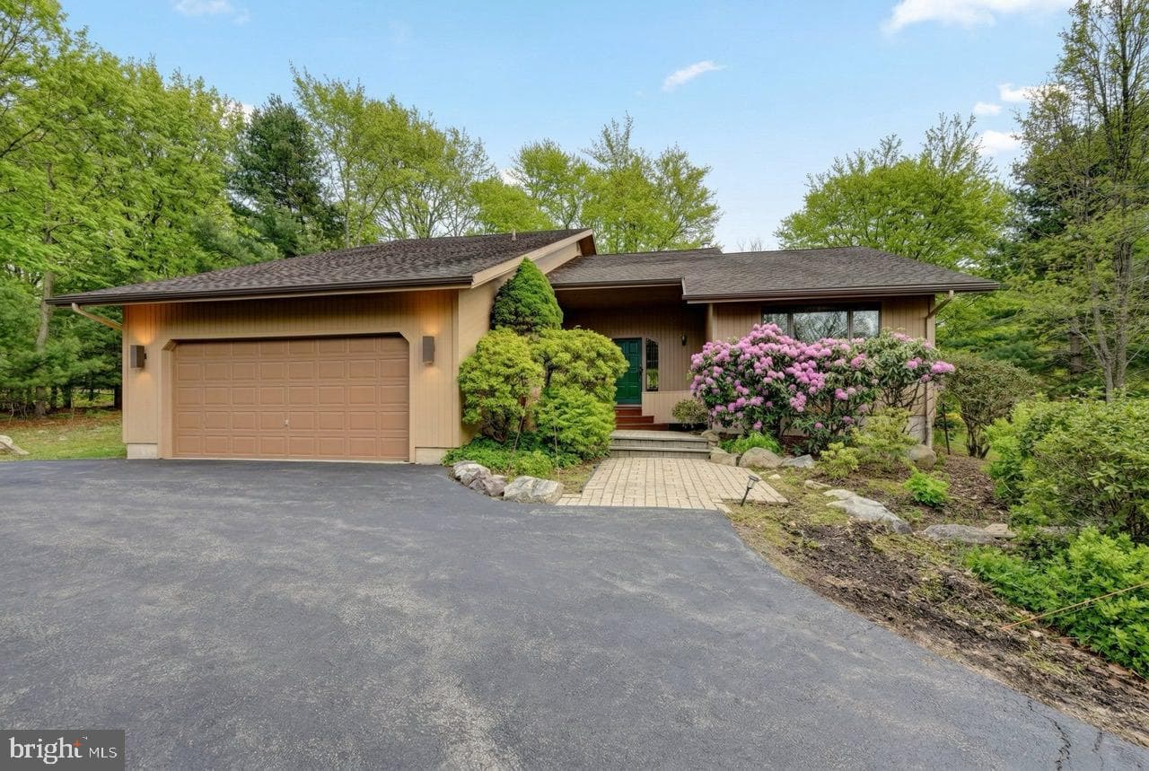 96 Wolf Road photo 8