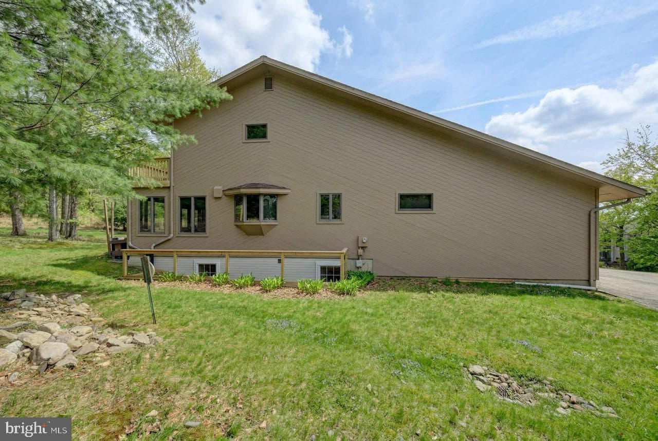 96 Wolf Road photo 94