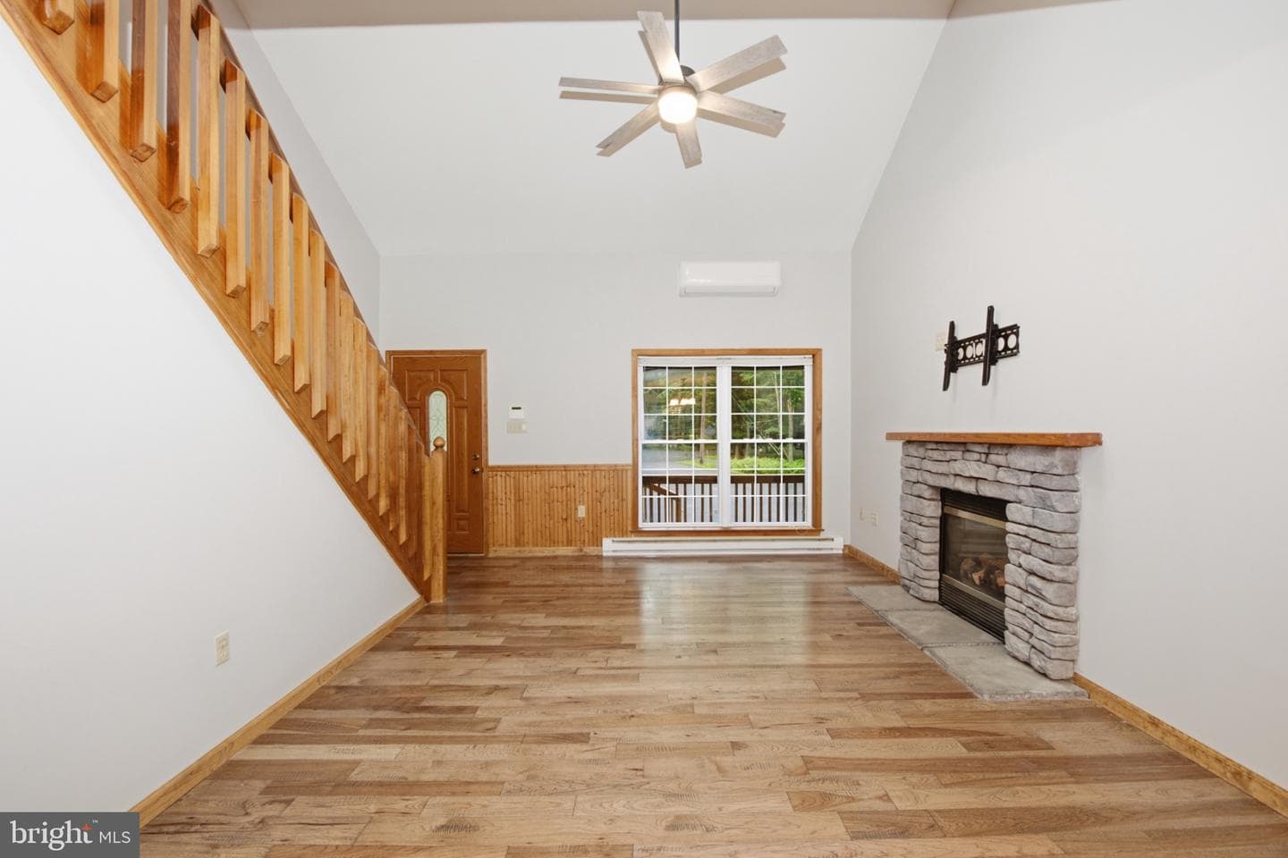 12 Sidney Mews photo 11