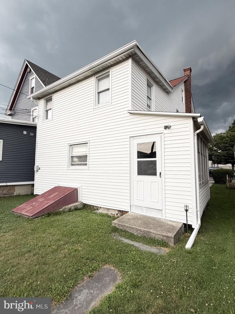 45 W Holland Street photo 4