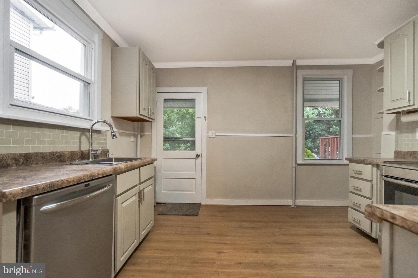 341 W Ridge Street photo 12