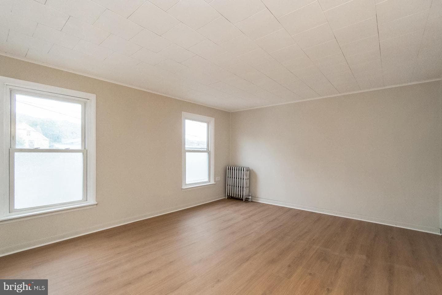 341 W Ridge Street photo 18