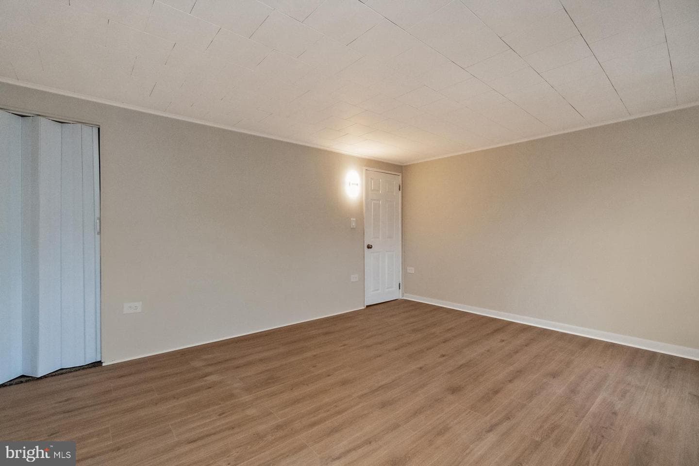 341 W Ridge Street photo 20