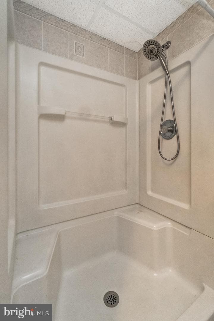 341 W Ridge Street photo 25