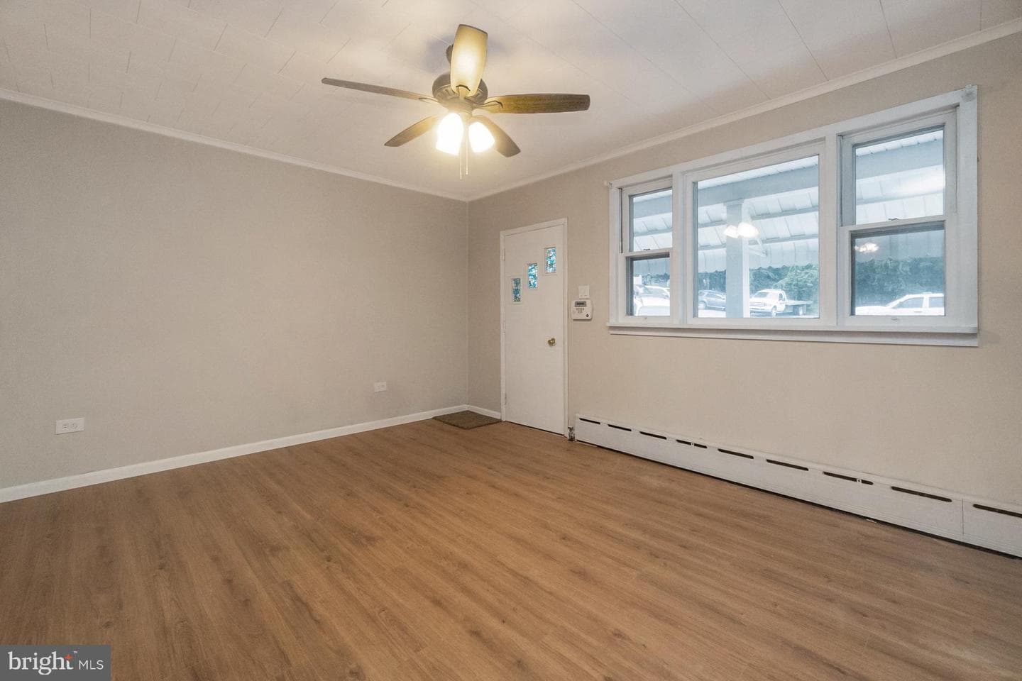 341 W Ridge Street photo 4