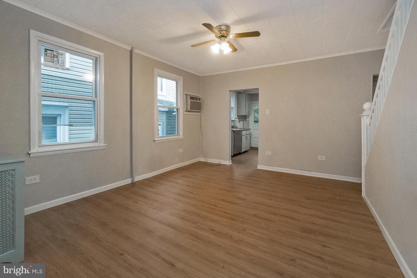 341 W Ridge Street photo 6