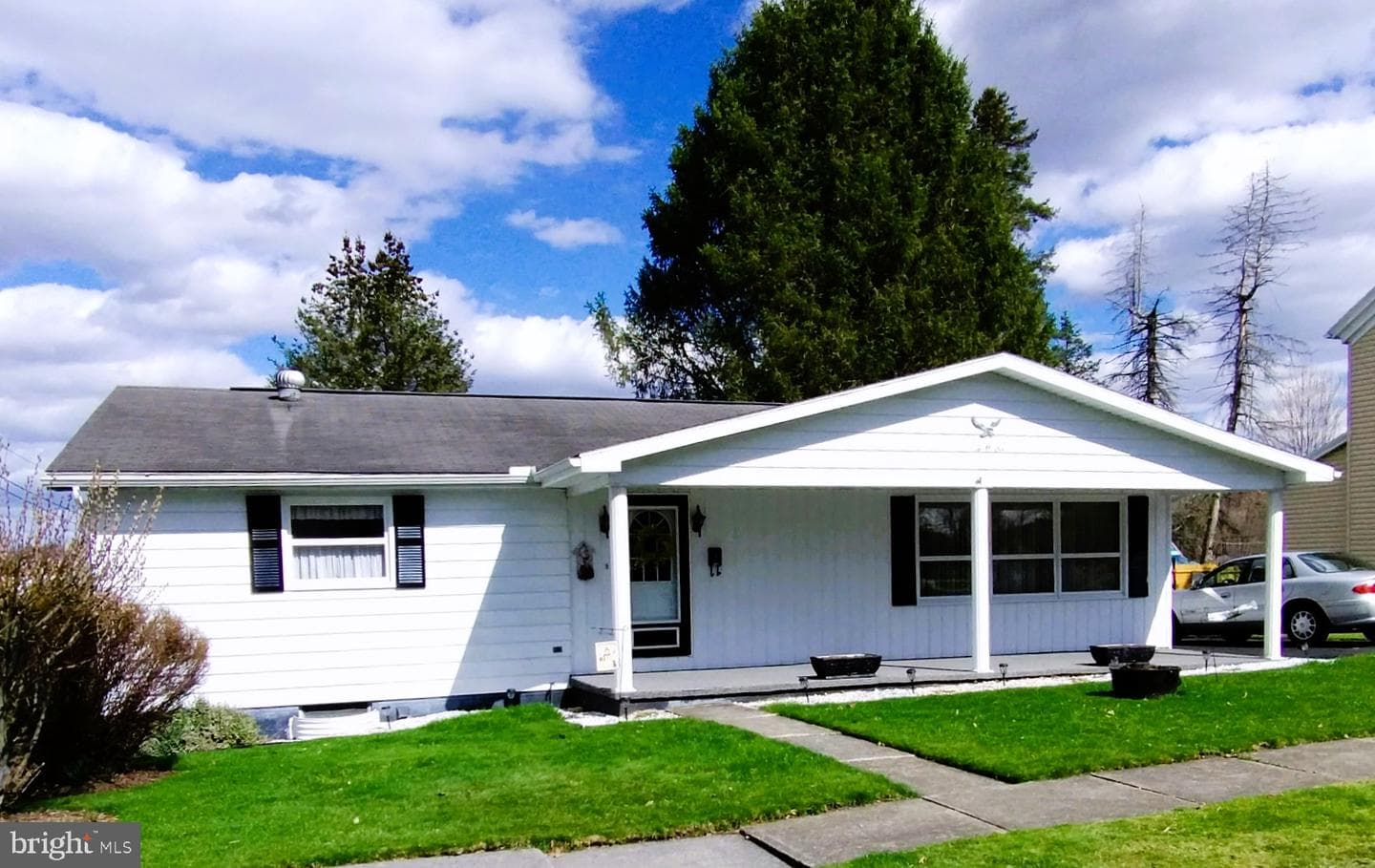 206 Laura Street photo 1