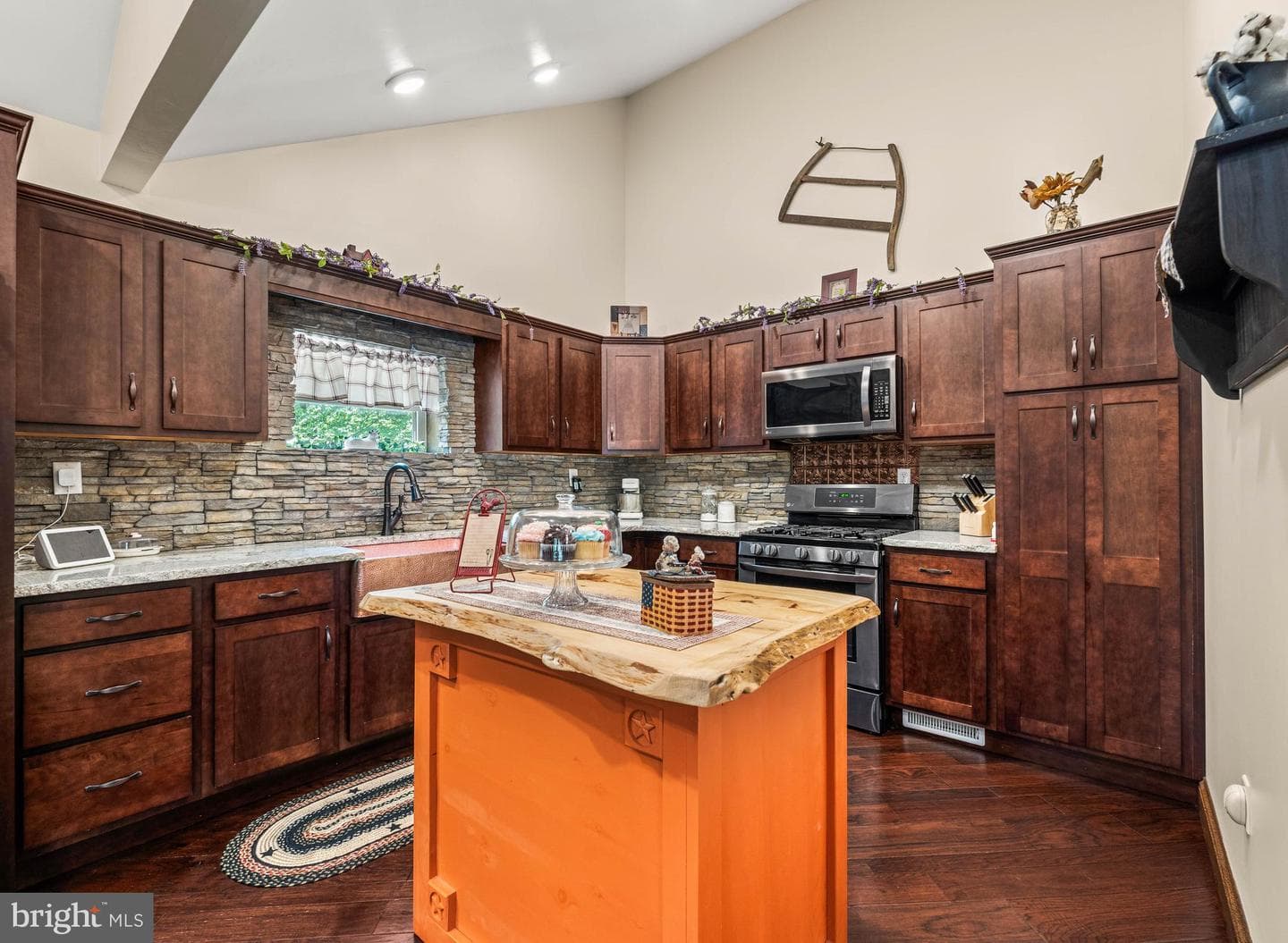 1328 Carrs Hill photo 11