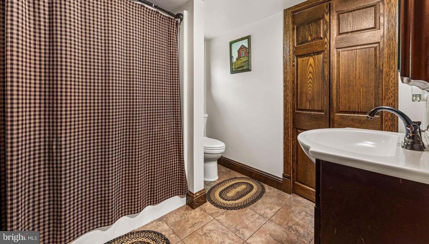 1328 Carrs Hill photo 29
