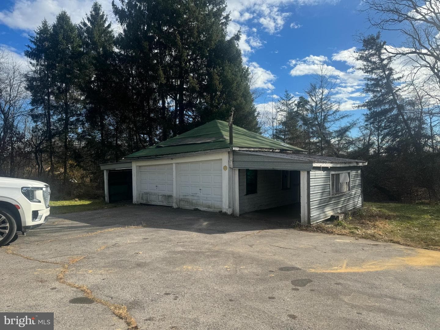 456 Empire Road Road photo 2