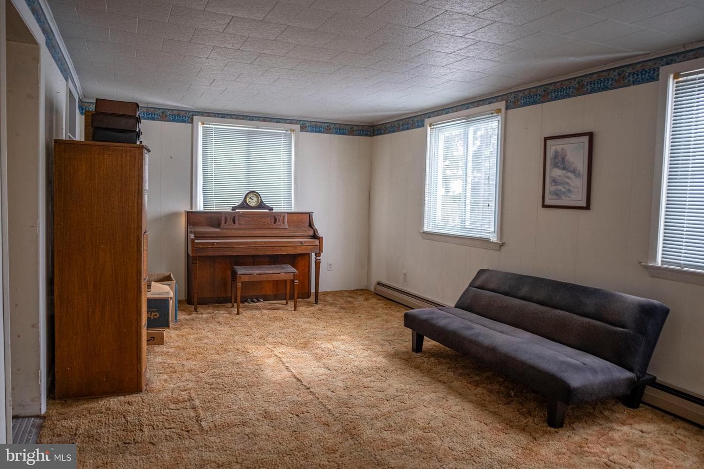 726 Curtin Street photo 3
