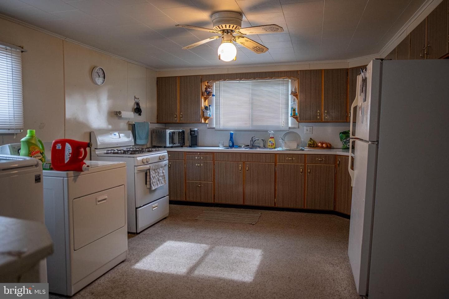 726 Curtin Street photo 7