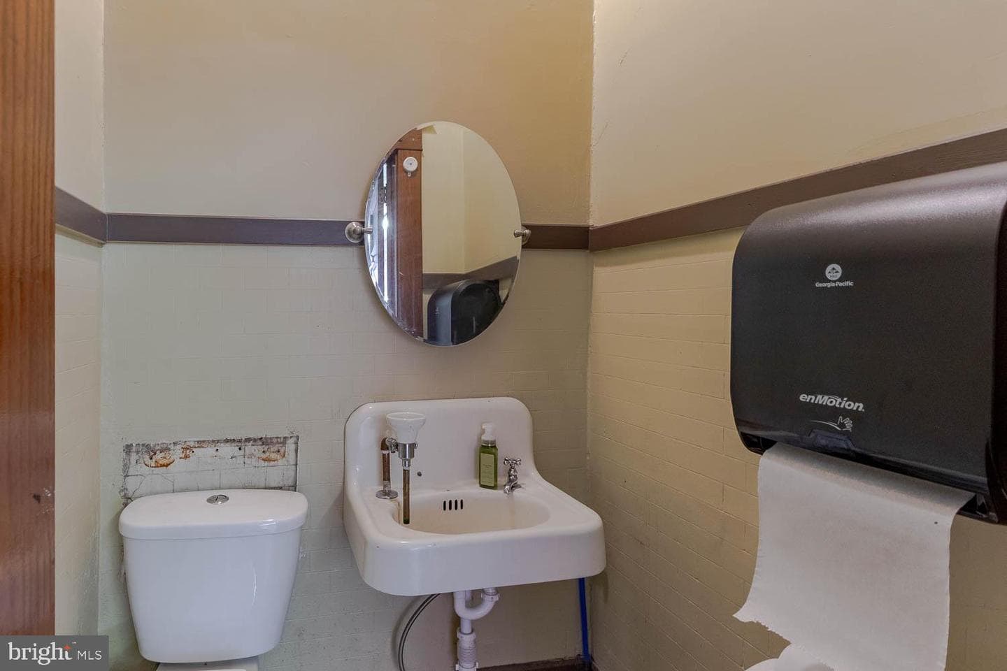 703 Hannah Street photo 34