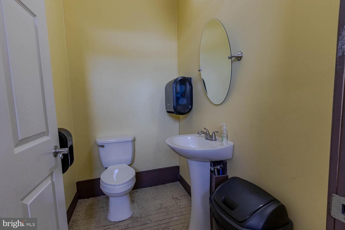 703 Hannah Street photo 36