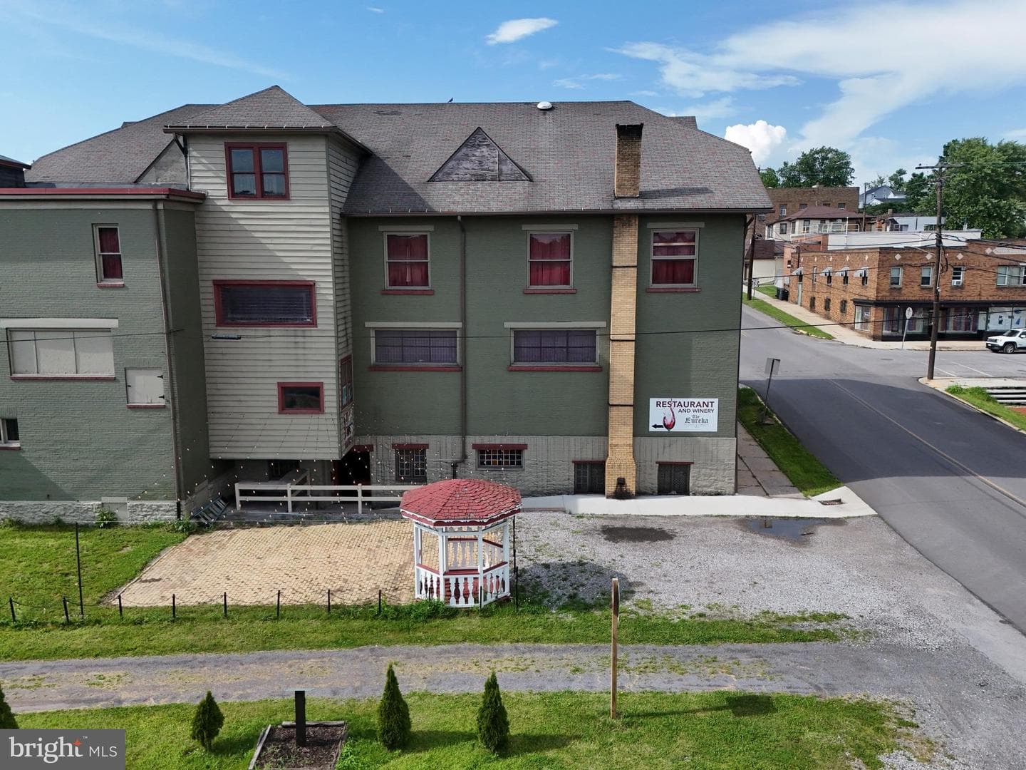 703 Hannah Street photo 50
