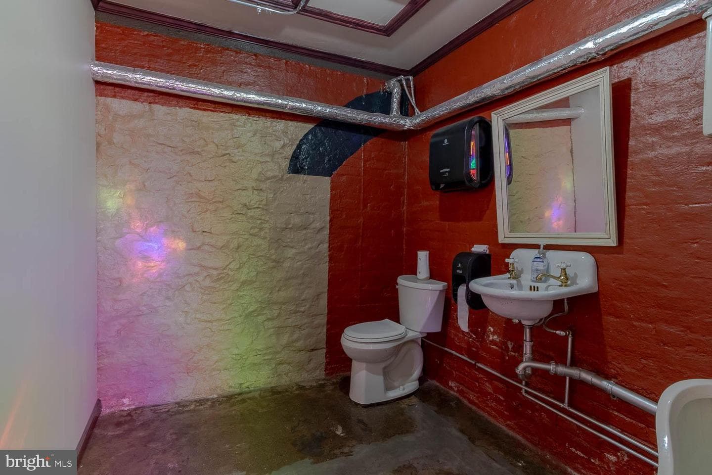 703 Hannah Street photo 9