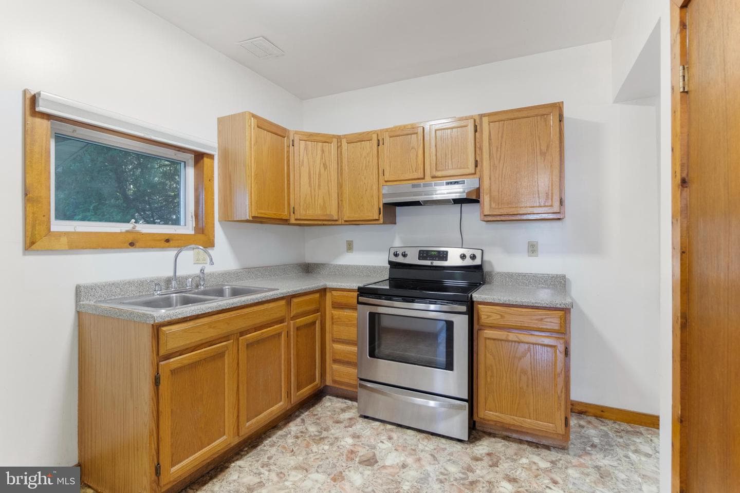 803 Walton Street photo 10