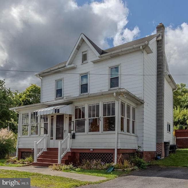 601 Laura Street photo 2