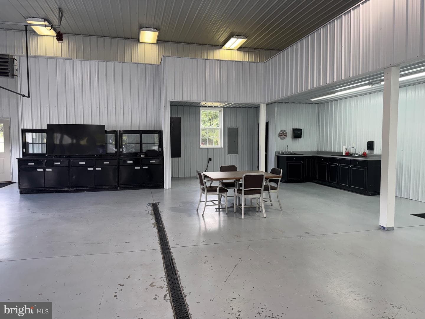 2190 Six Mile Road photo 7