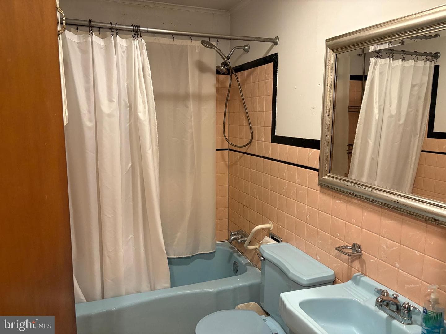 467 6th Street photo 14