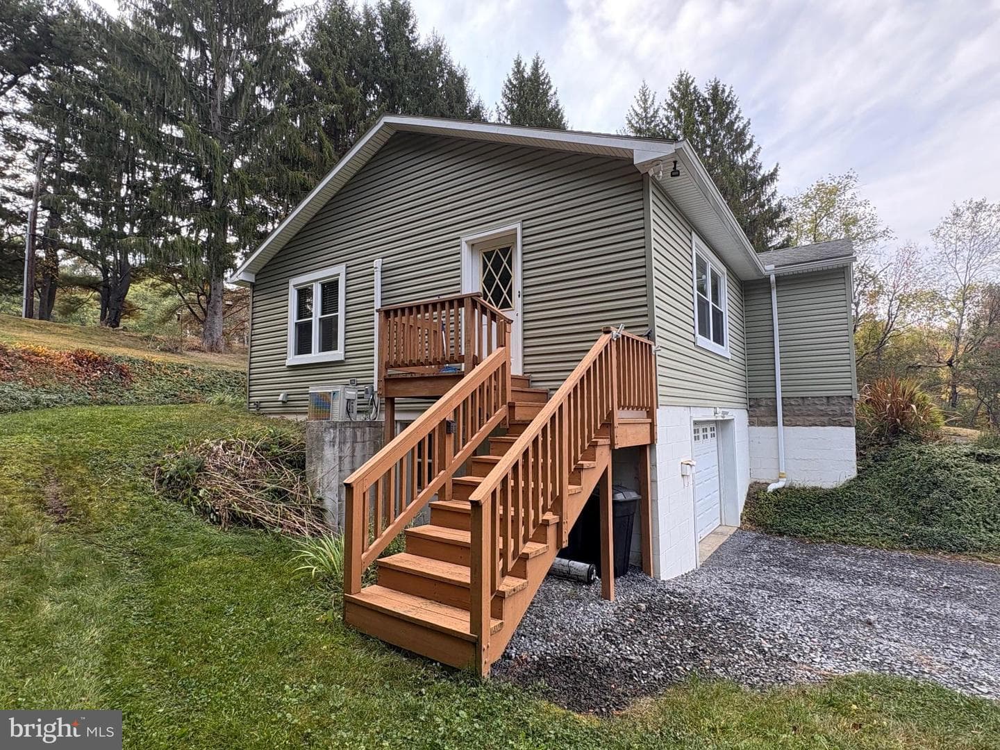 467 6th Street photo 27
