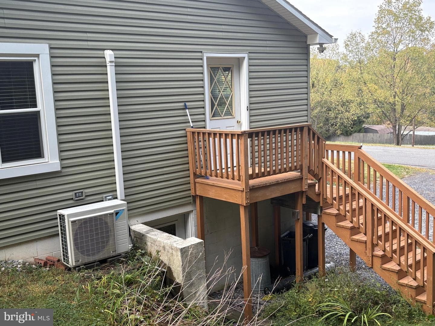 467 6th Street photo 28