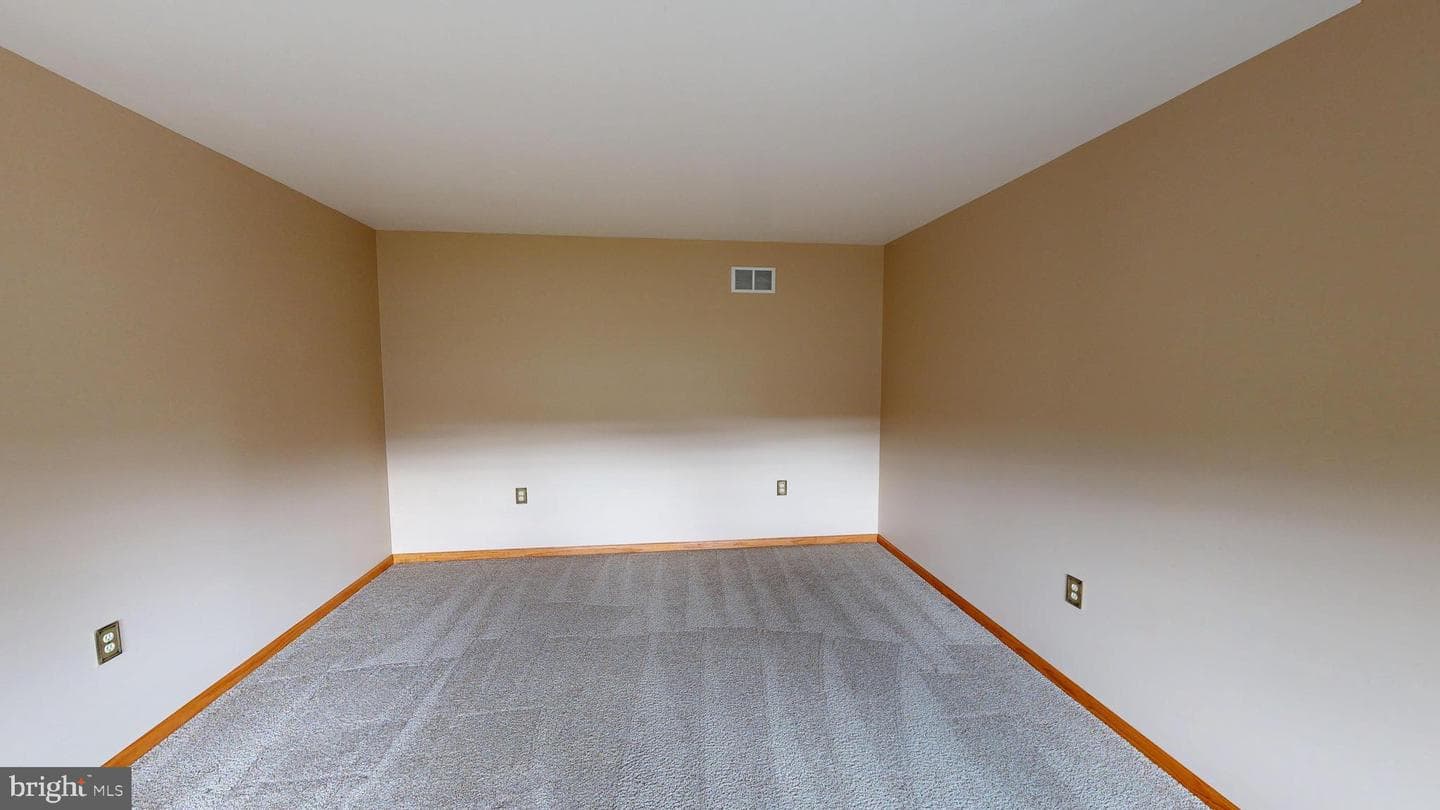129 Erickson Drive photo 18