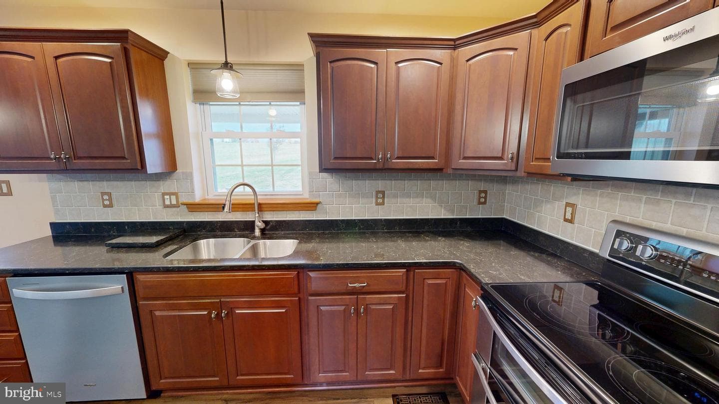 129 Erickson Drive photo 25