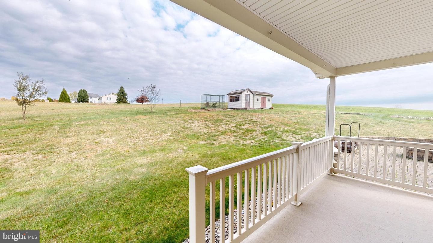 129 Erickson Drive photo 33