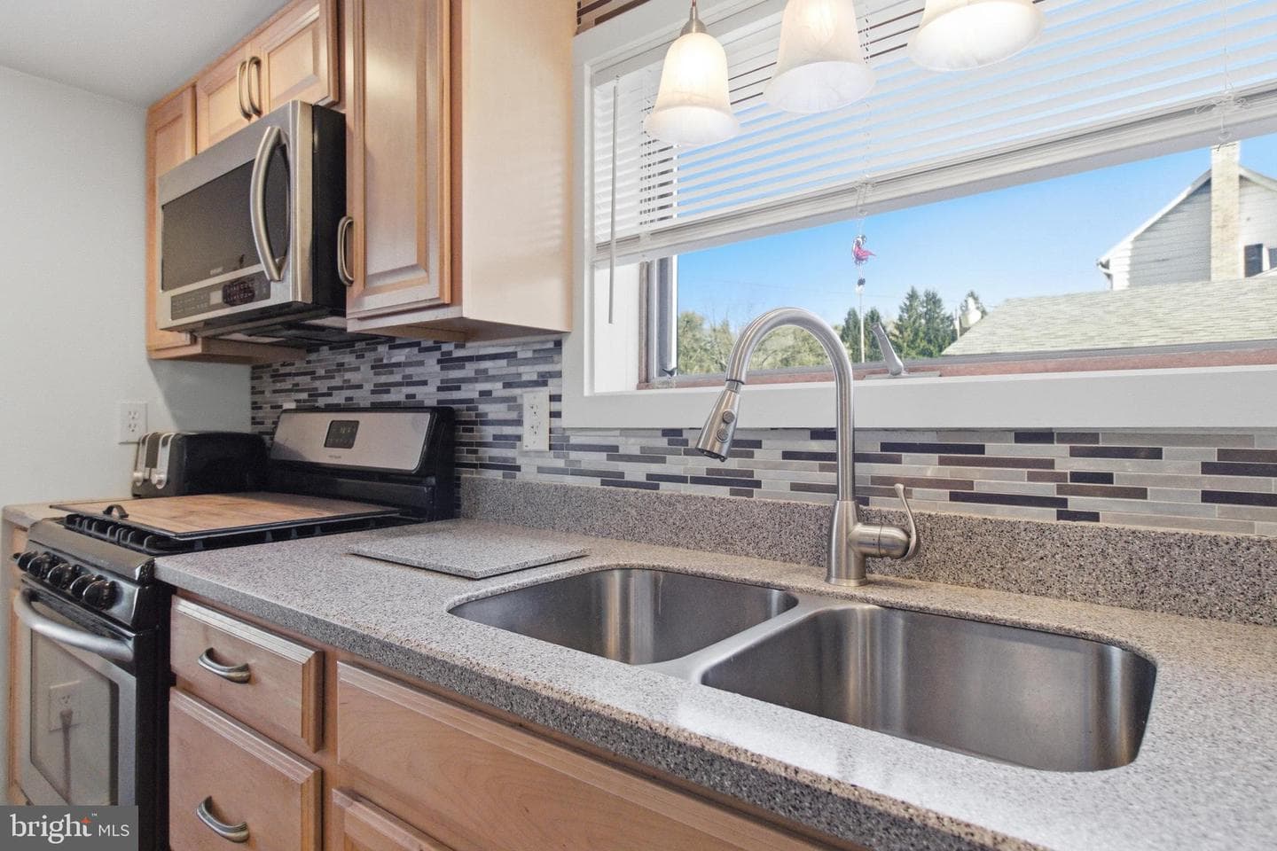 82 Ridge Street photo 37