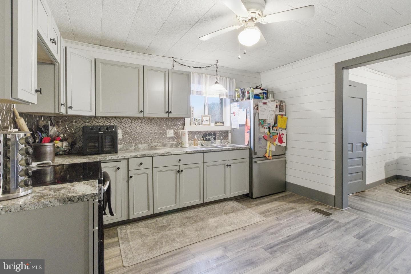472 Bridgeport Road photo 6