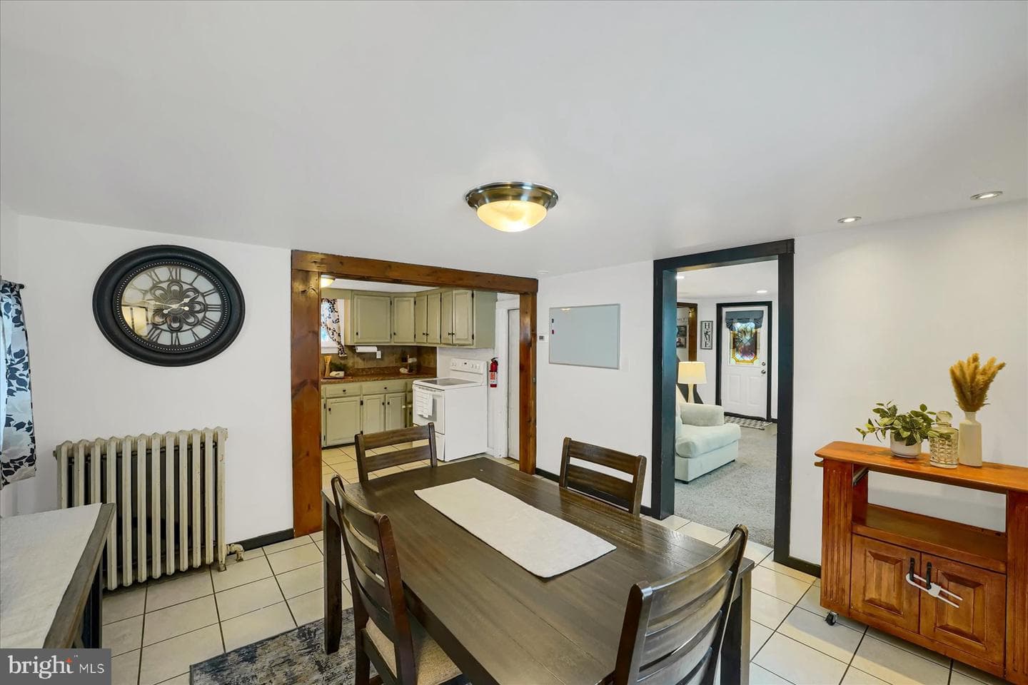 315 Laura Street photo 8