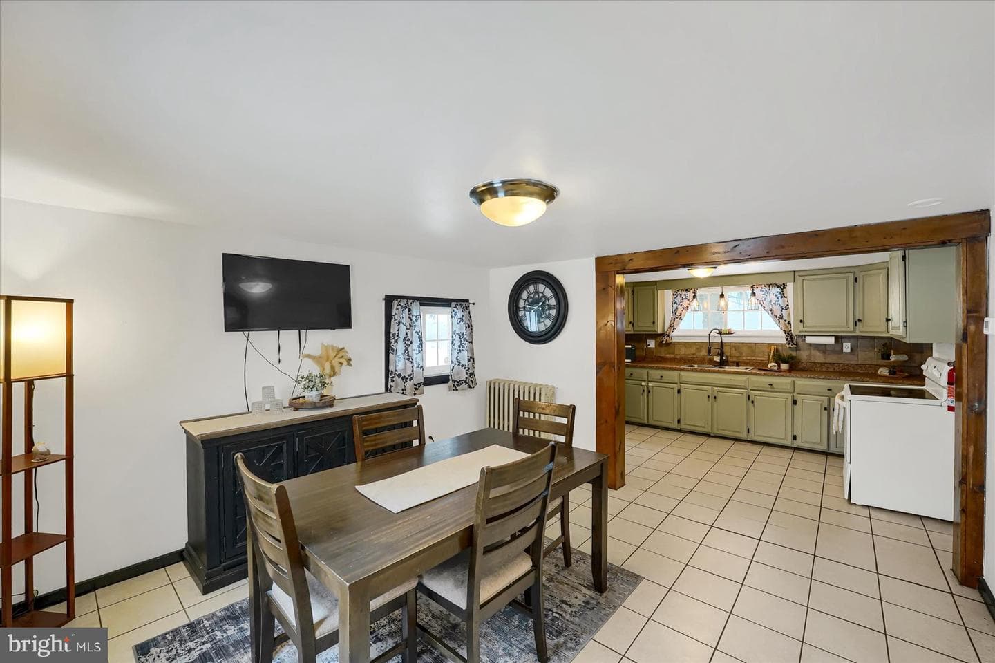 315 Laura Street photo 9