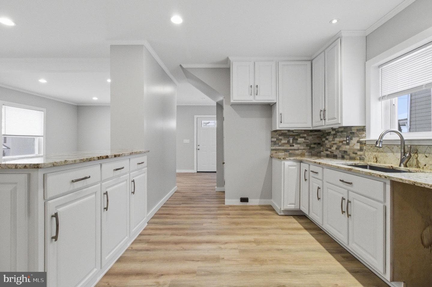 324 W 6th Avenue photo 9