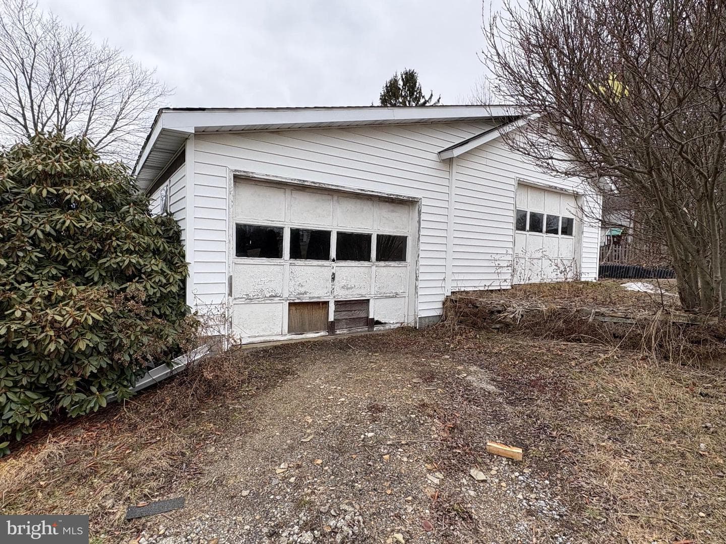 606 Curtin Street photo 14