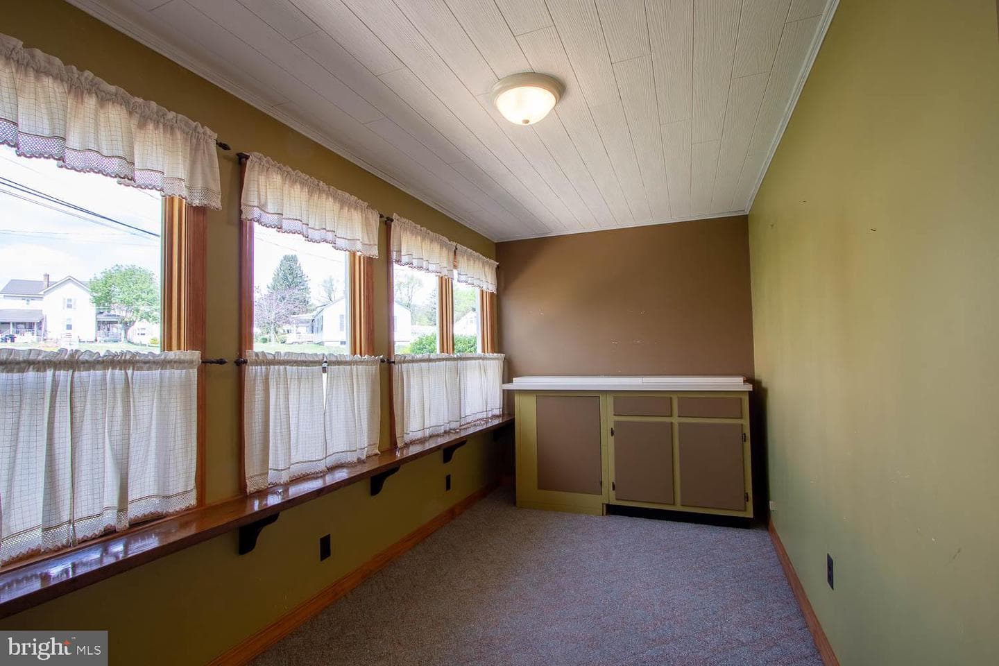 219 Elizabeth Street photo 5